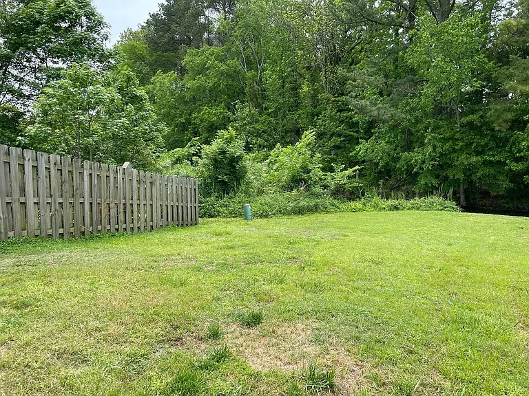 1104 Creekside Ct — Photo 15