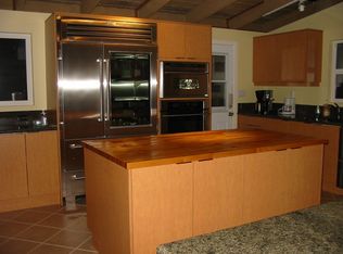 807 Aipo St, Honolulu, HI 96825