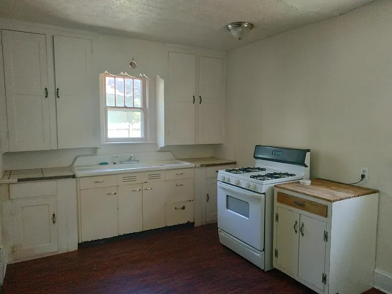 949 W Exchange St — Photo 2