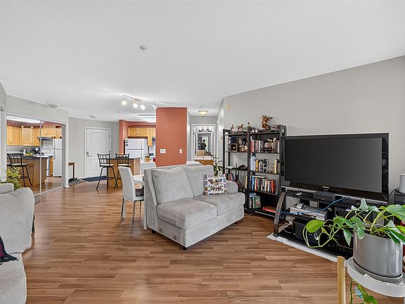 3rd image of 10421 42nd Ave NW #105