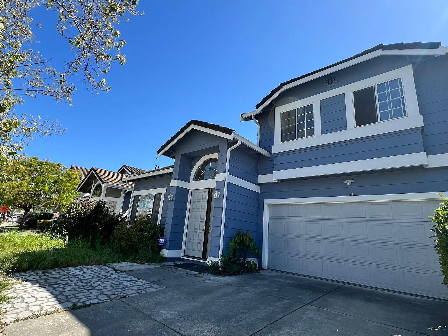 1265 Harefield Dr — Photo 2