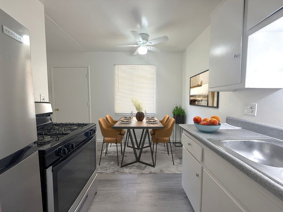 Unit #7 - Available Now -- Virtually Staged to showcase potential Furnishings