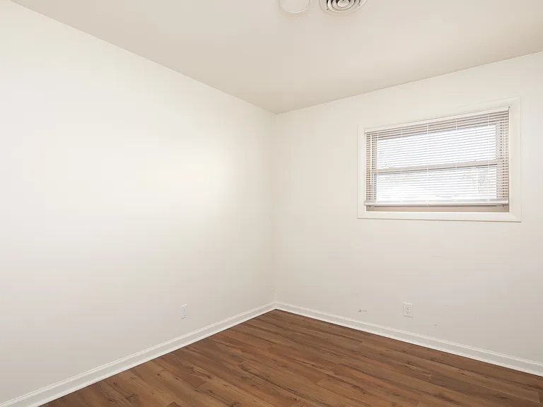 2116 Saint Teresa Dr — Photo 10