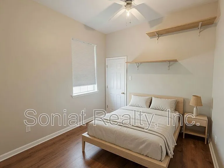 1461 N Robertson St — Photo 17