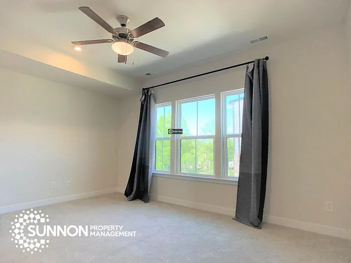462 W Tremont Ave — Photo 13