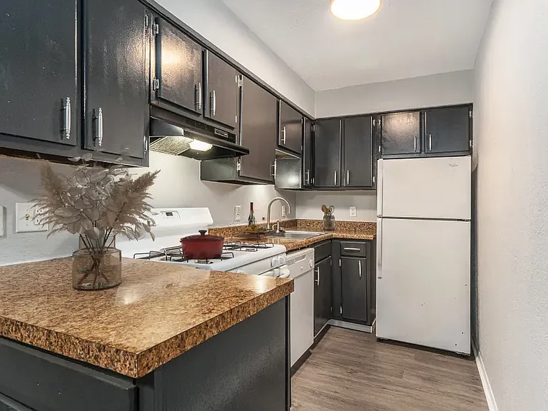 Brookhill Apartments — Photo 3