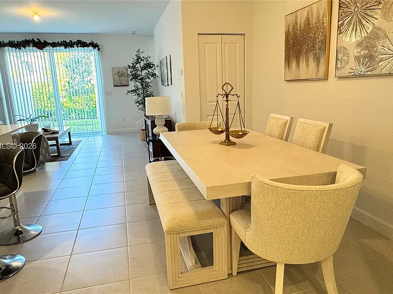 401 SE Crossoak Ln #401 — Photo 6