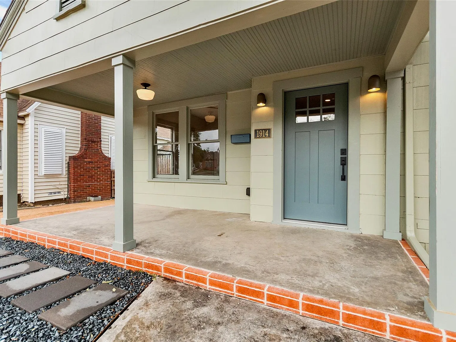 2 bed, 1.0 bath, 1316 sqft, $2,450 — Photo 4