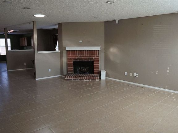 5th image of 5604 Glenshee Dr