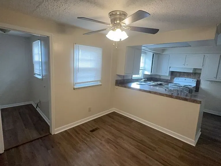 1267 Phillips Dr — Photo 29