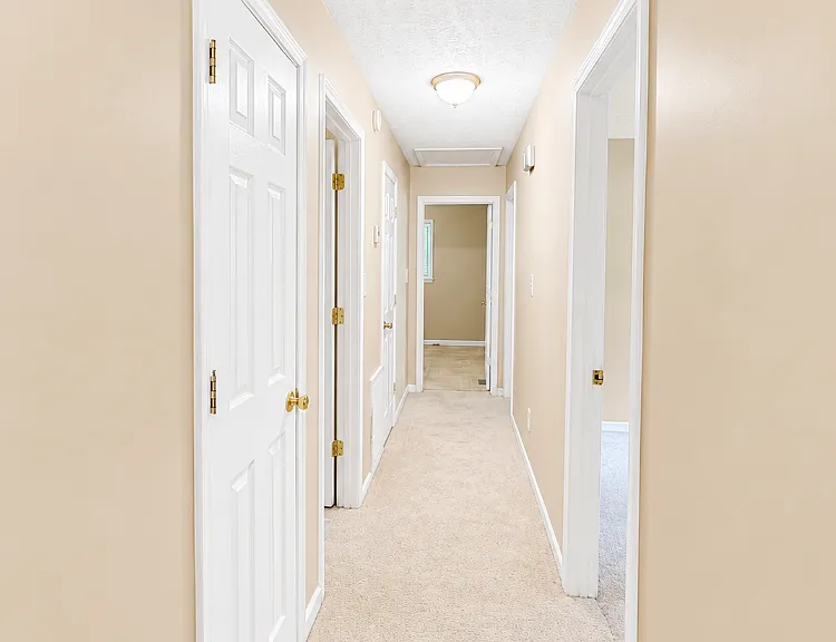 3260 Ridgecrest Dr — Photo 3