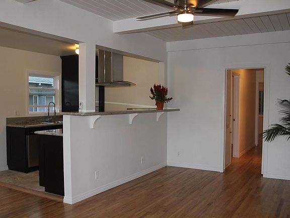 5th image of 2513 Ocean Park Blvd APT A