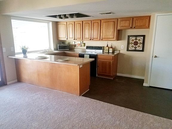 5th image of 1127 E Garnet Cir
