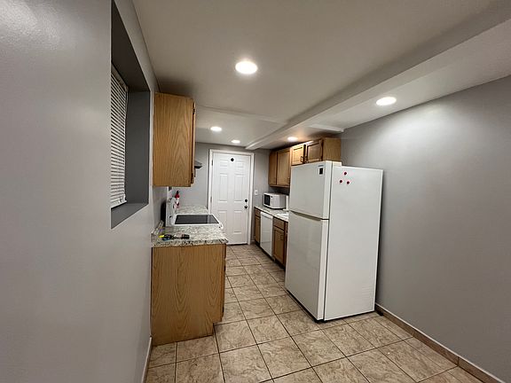 5th image of 1239 W Foster Ave #G