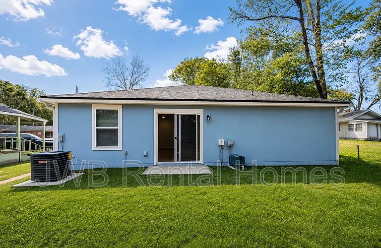 3627 McMillan Ave — Photo 13