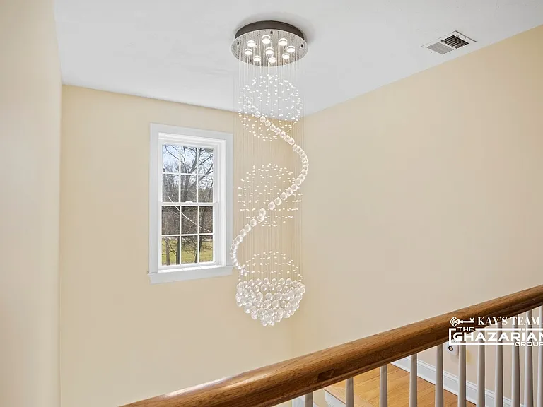 250 Willow St — Photo 17