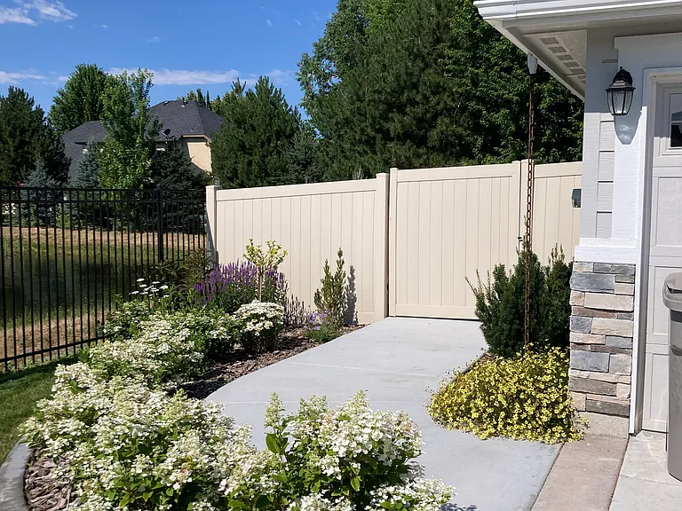 327 N Bursera Ave — Photo 8