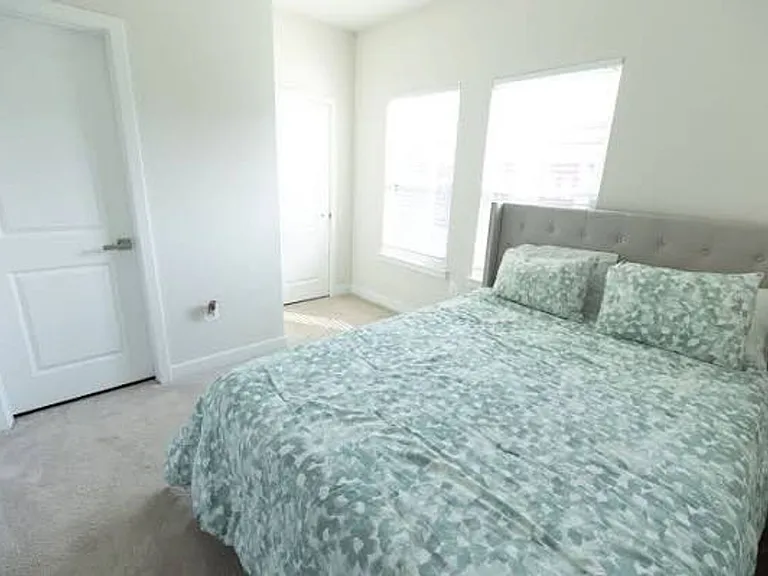2807 Evansgreen Dr — Photo 3