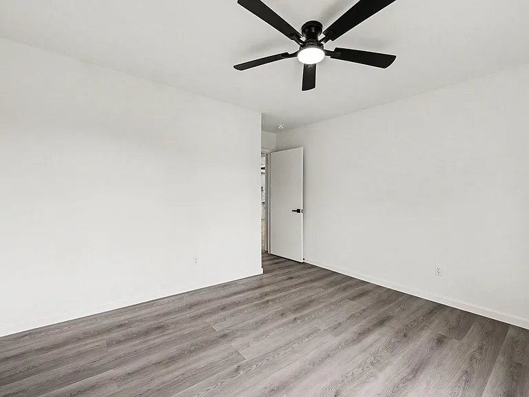 7607 Grape St — Photo 15