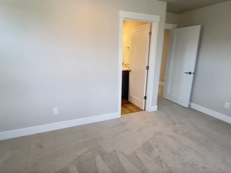3035 NE Red Jasper Pl — Photo 21