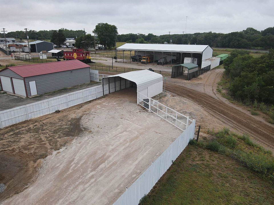 1048 Bailey St, Waynoka, OK 73860 Zillow