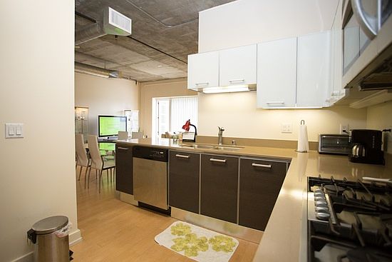 5th image of 645 W 9th St APT 602