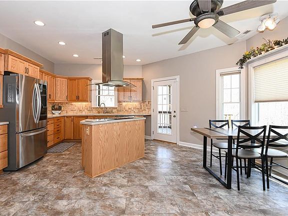 4th image of 521 Dogwood Dr