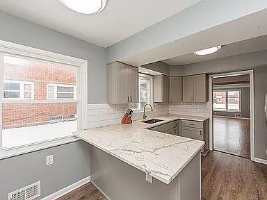5th image of 2539 Warrensville Center Rd #1