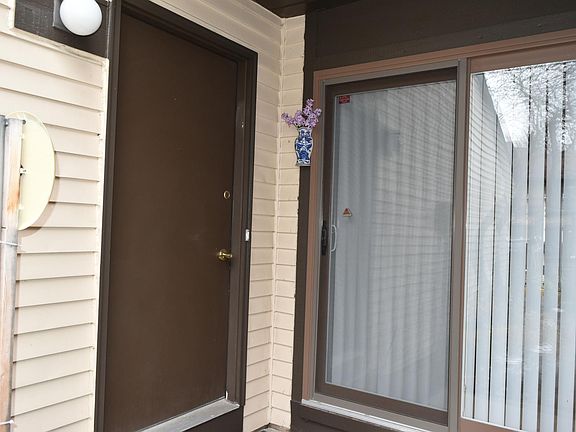 2nd image of 4443 Gilmer Ln
