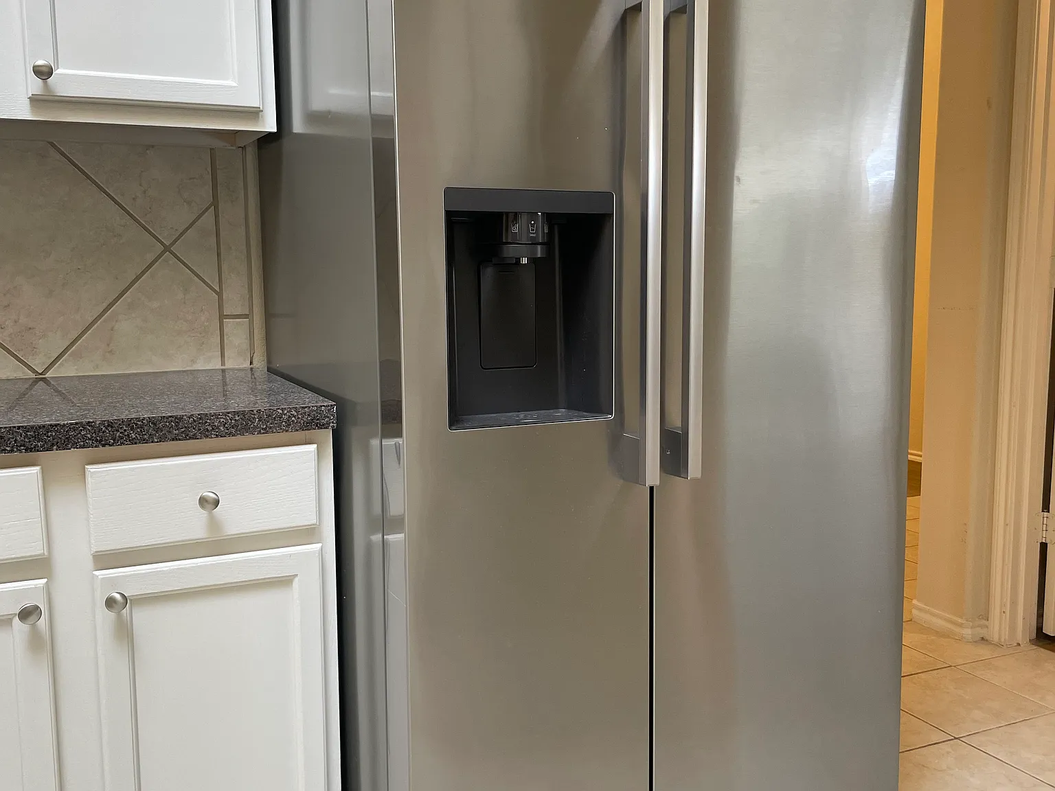 4 bed, 2142 sqft, $2,300 — Photo 3