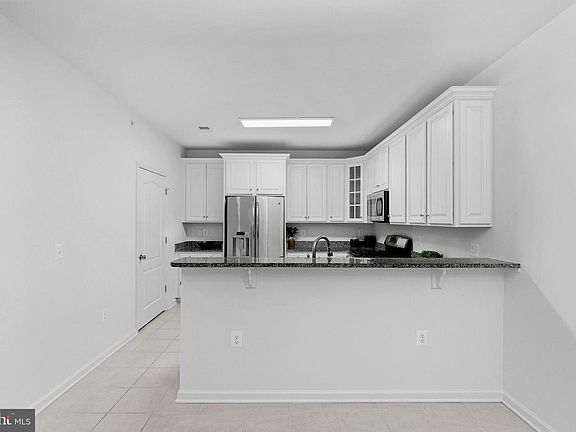 5th image of 41895 Cathedral Valley Sq Unit 407