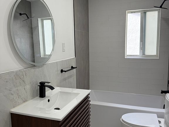 3rd image of 817 Tyler St #5