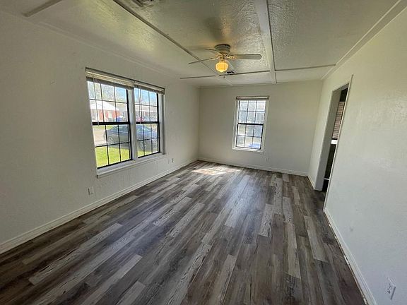 2nd image of 1032 Arkansas St