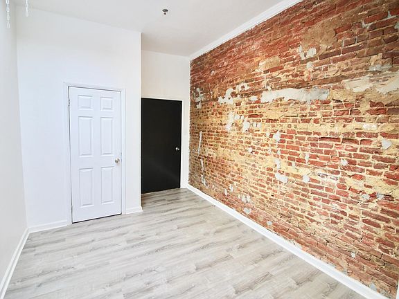 4th image of 2457 Frankford Ave