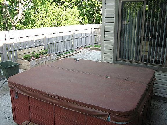 Jacuzzi on back patio