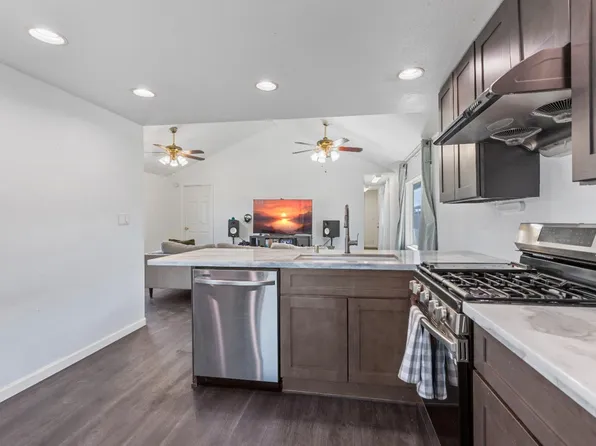 5100 N Highway 99 #209, Stockton, CA 95212