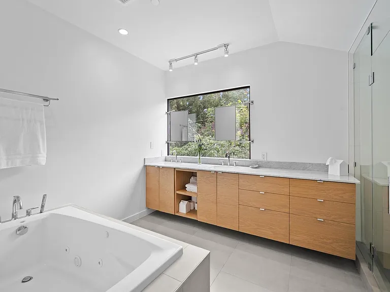 10 Inwood Oaks Dr — Photo 36