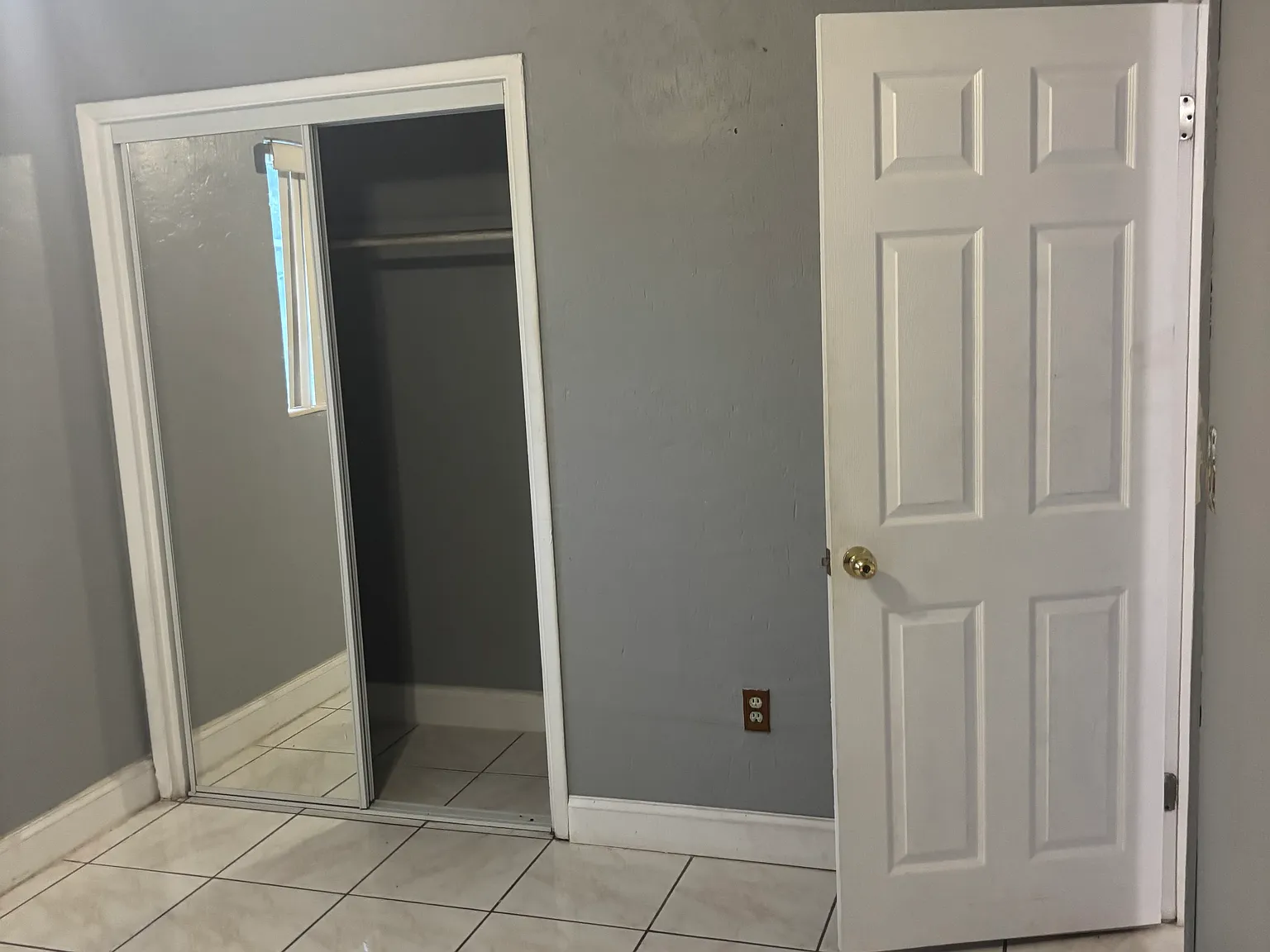 3 bed, 1100 sqft, $2,500 — Photo 1