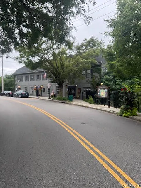 493 Main St #3