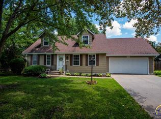 3808 SW Nottingham Rd, Topeka, KS 66610