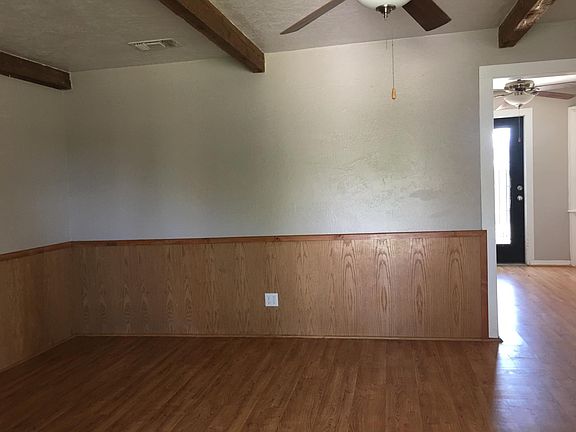 3rd image of 1404 S Avenue I