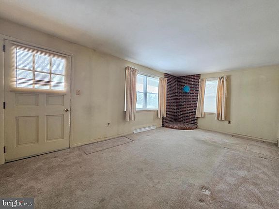 2nd image of 321 Pfautz Hill Rd