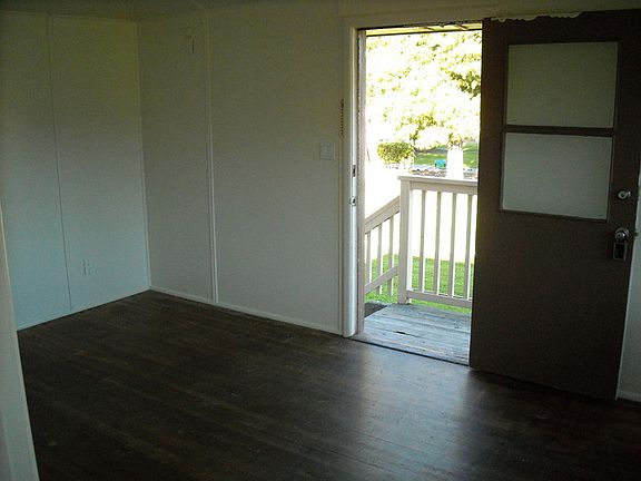 5th image of 1024 Oak Ave