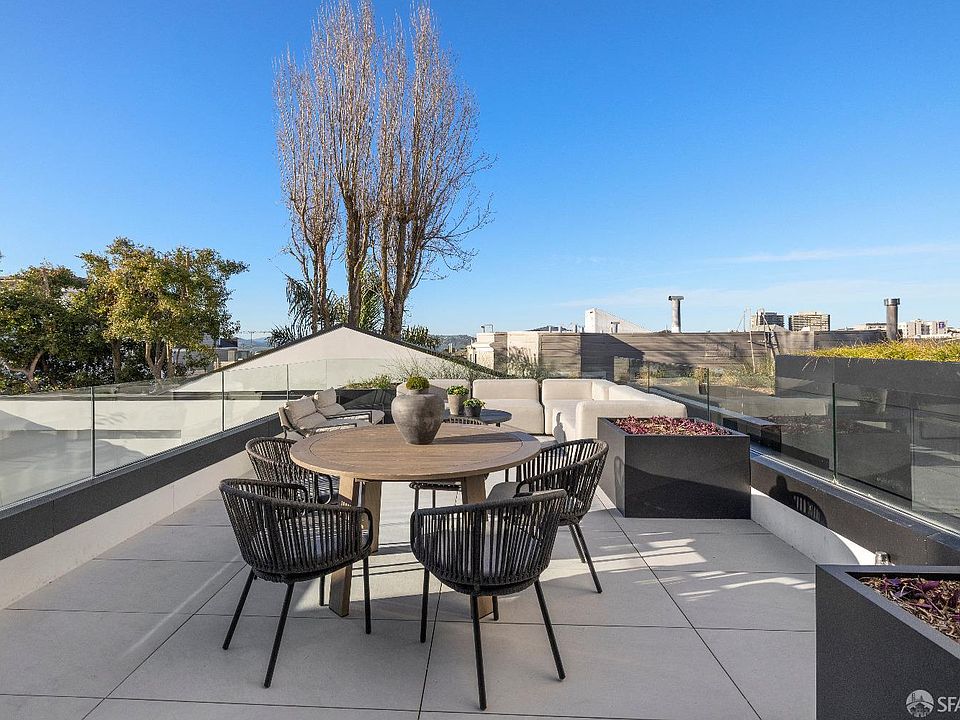 2nd image of 1776 Green St #301