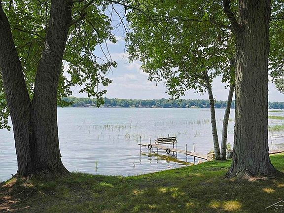 3rd image of 2669 N Lakeview Dr