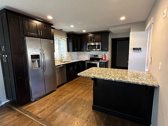 2nd image of 34 Lebrun St