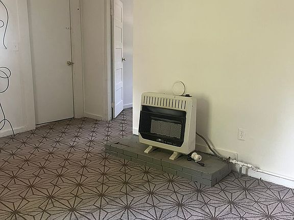 4th image of 206 Derrick St