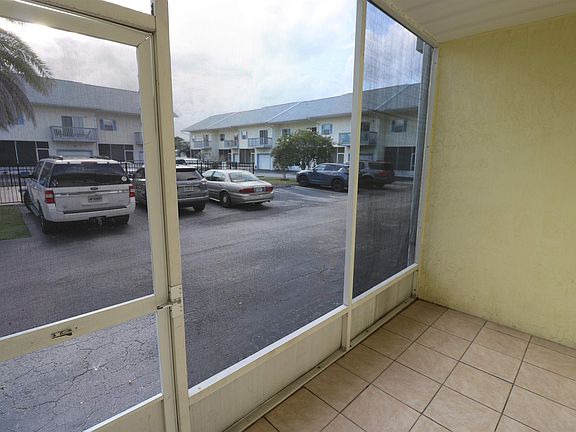 4th image of 825 Anastasia Blvd Unit D24