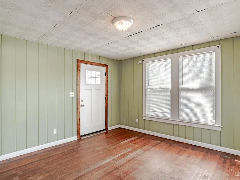 310 Stanley Ave — Photo 51