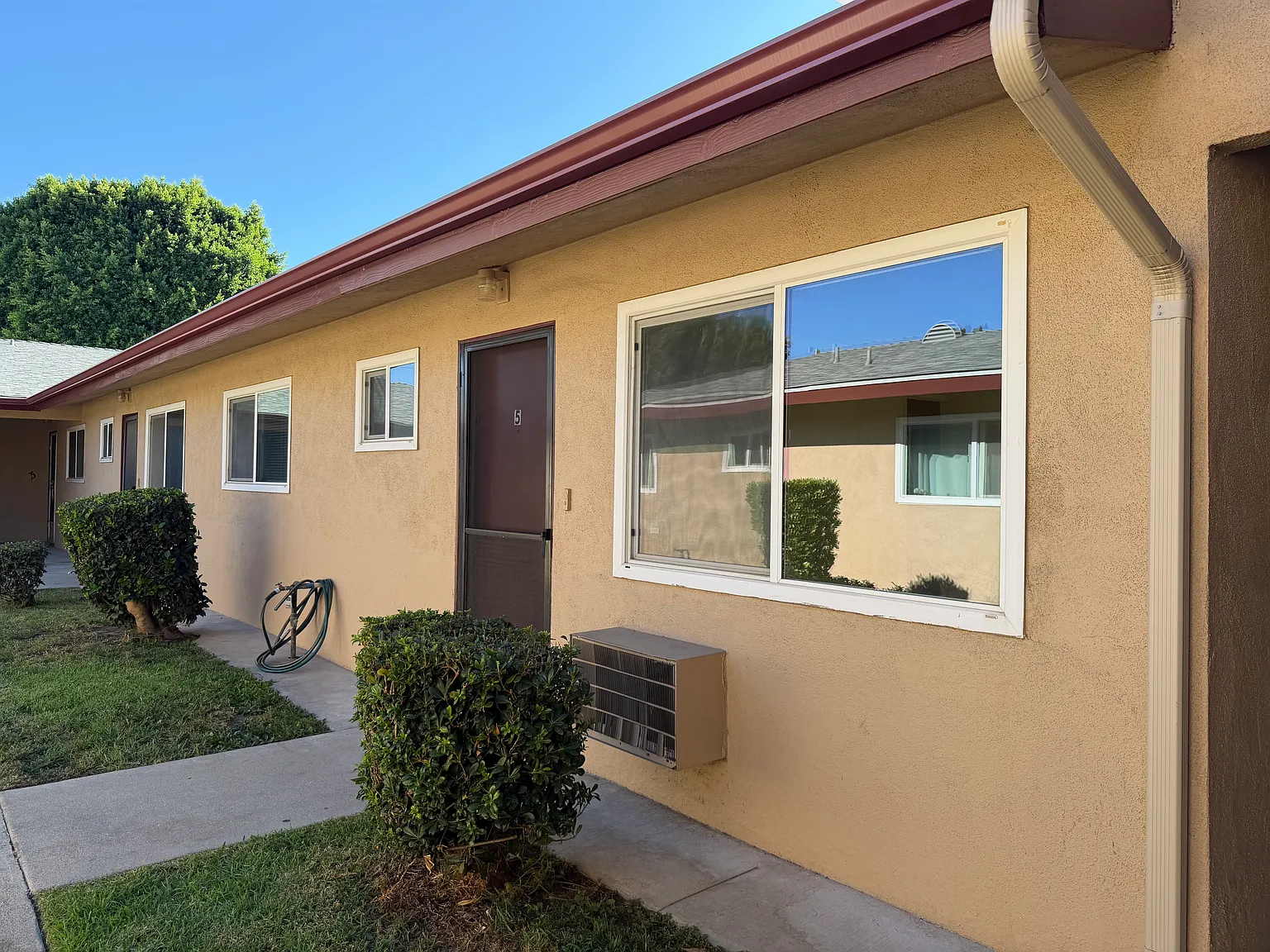 2 bed, 1025 sqft, $2,275 — Photo 2